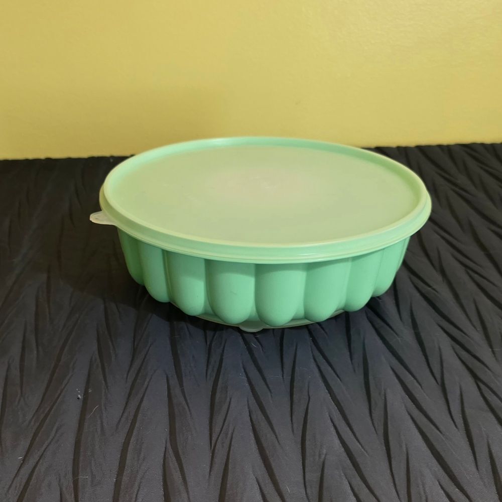 Tupperware Mint Green Jello Container